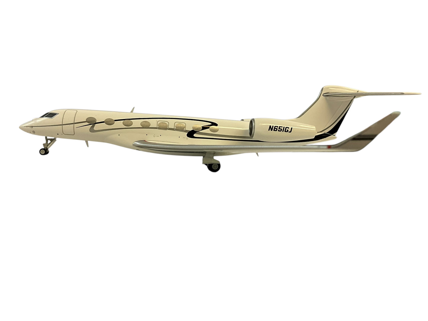 1/200 Gemini200 (G2GLF714) Gulfstream G650 (N651GJ) White with Dual Black & Gray Wave Cheat Lines (;limited Edition) 2018 Release