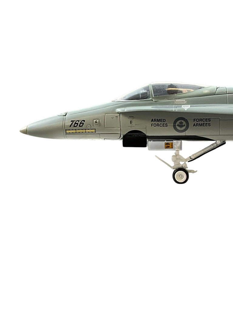 1/48 FRANKLIN-MINT (B11E123) McDONNELL-DOUGLAS CF188 HORNET (188766) Low Vis Blue-Gray Camoflage Livery 1st CAD,CFB Baden/Soelingen Germany 439 SabreTooth Tiger Sqdn 1991 - Later 416,441 & 409 Sqdn -CANADIAN ARMED FORCES (LIMITED EDITION #154 of ONLY 250)