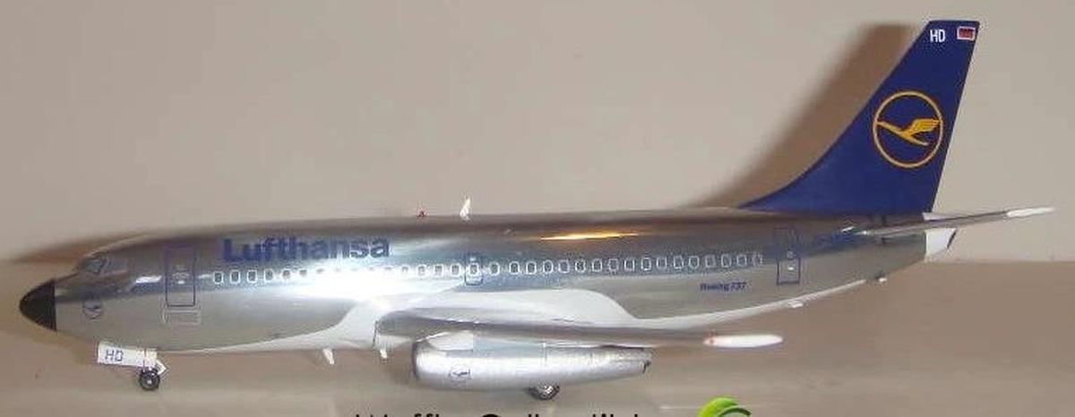 1/200 B-BOX BOEING B737-230 LUFTHANSA 1981-1986 (LIMITED EDITION)