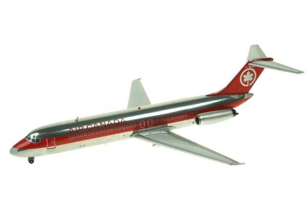 1/200 AVIATION200 DOUGLAS DC9-31 SILVER BULITT AIR CANADA 1988 (LIMITED EDITION)
