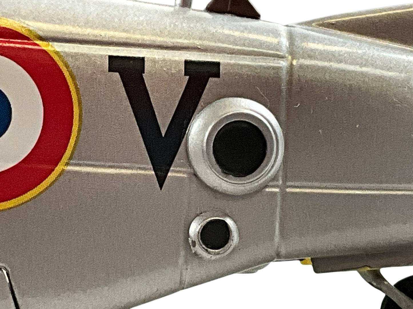 1/48 Franklin Mint/Armour (B11B673) North American F6D (P51D) Mustang (414779 / R7+V) "Special Version" GR 2/23 Savoie, Armee De L'Air, Freiburg, France 1945 (Limited Edition) 2004 Release
