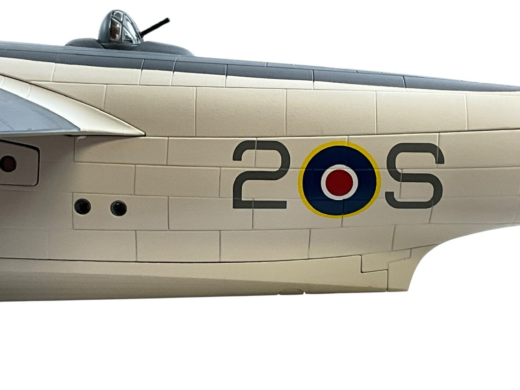 1/72 CORGI (AA27502) SHORT SUNDERLAND Mk.III (ML788 / 2-S) - Pembrook Dock, Wales - Coastal Command No.19 Group - Nov 1944 - Jun-1945 - 422 Sqdn - R.C.A.F. (LIMITED EDITION #1323 of ONLY 1500)