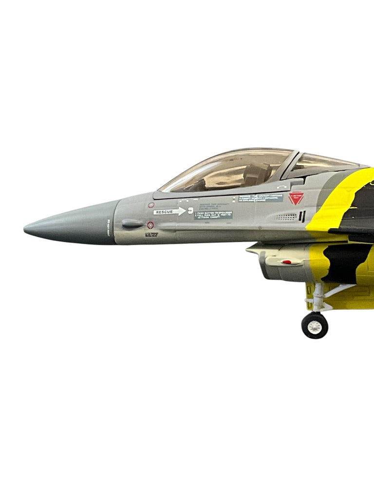 e1/72 Dragon Wings (50039) Lockheed Martin F16A (Viper) Fighting Falcon (FA-62) 25th Anniversary NATO "Tiger Meet" 1986 Livery - Belgian Air Forc (Limited Edition)