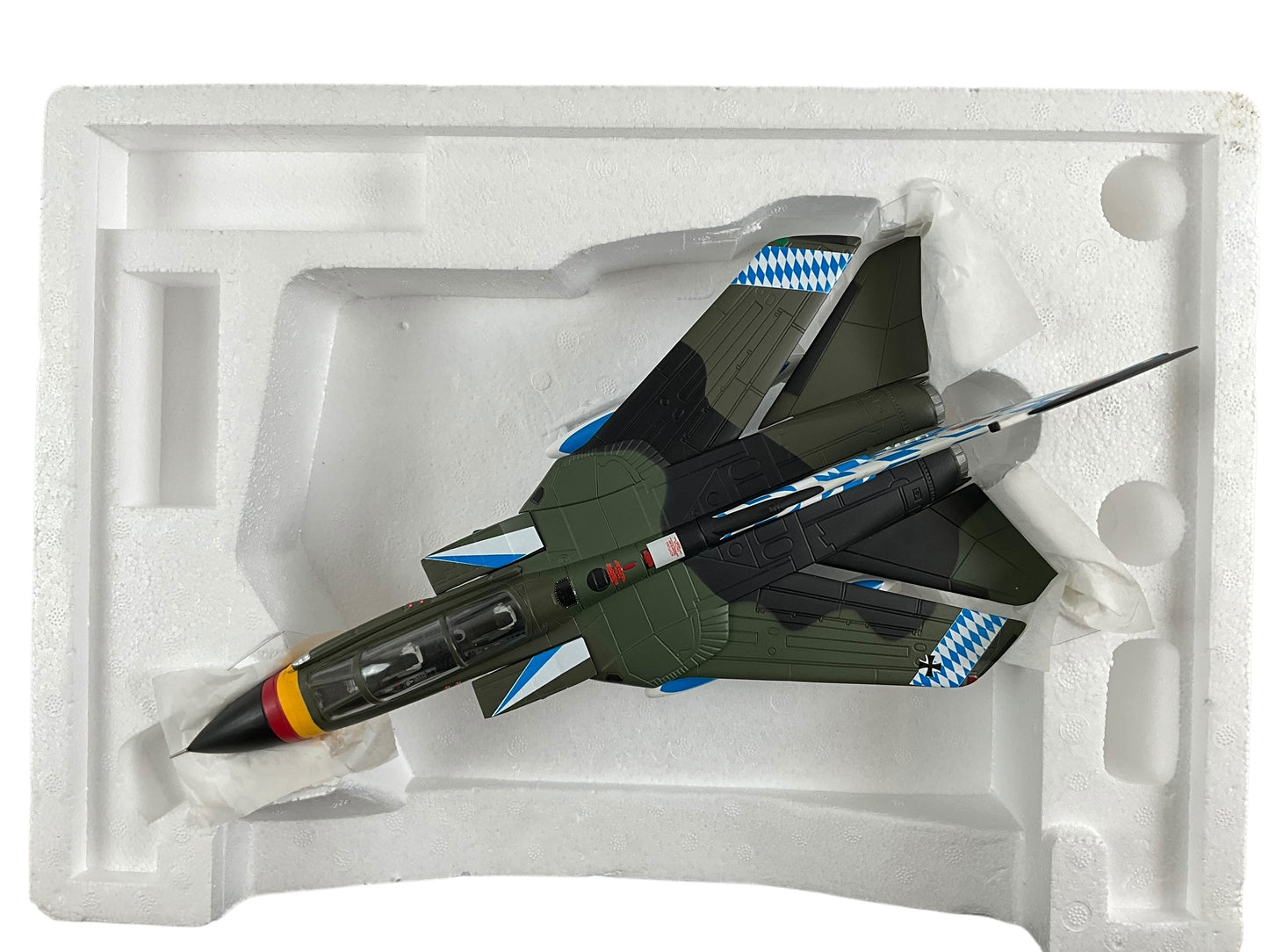 1/48 Franklin Mint/Armour (B11B551/ART.98325) Panavia Tornado IDS MRCA (44+50) "30 Jahre JaboG32" Livery Deutsch Bundes Luftwaffe (Limited Edition)