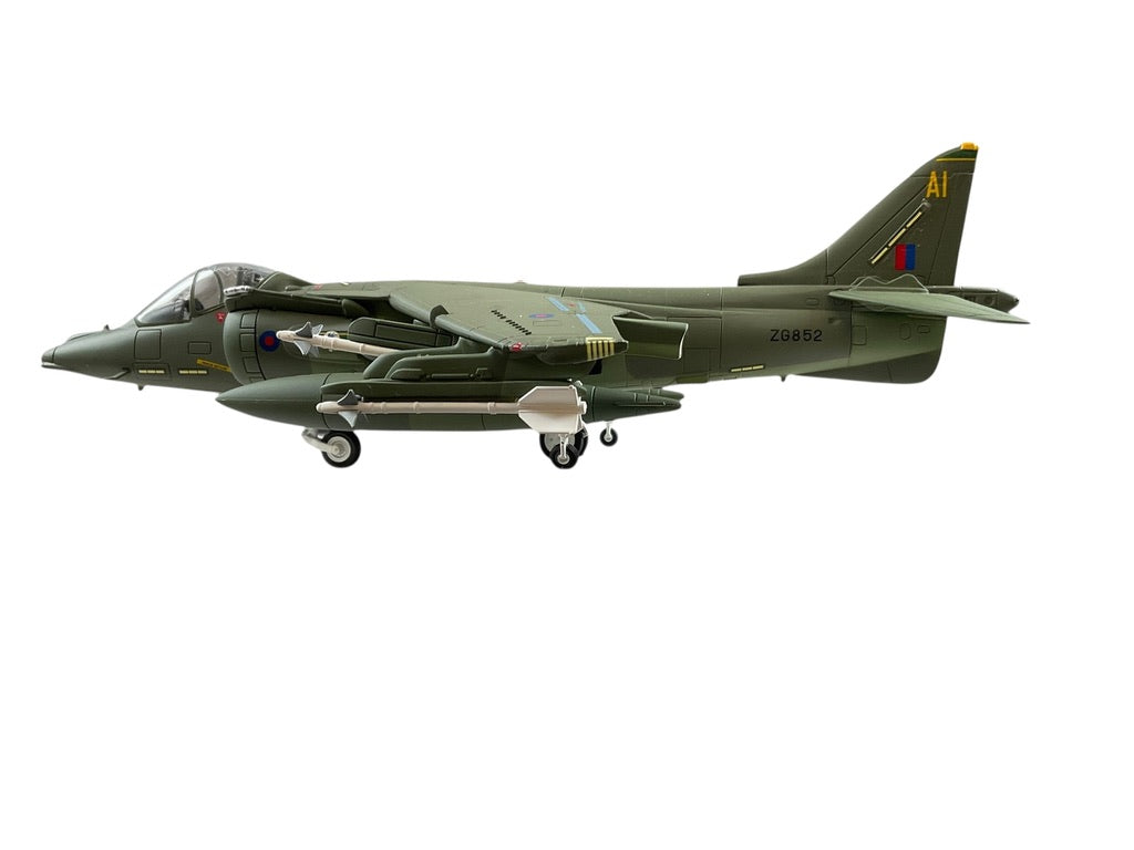 1/48 Armour/Franklin Mint (98053) BaE (British Aerospace) Harrier GR Mk.7 (ZG852) 20th SQN. (Reserve), " Deeds Not Words" R.A.F. (limited Edition)