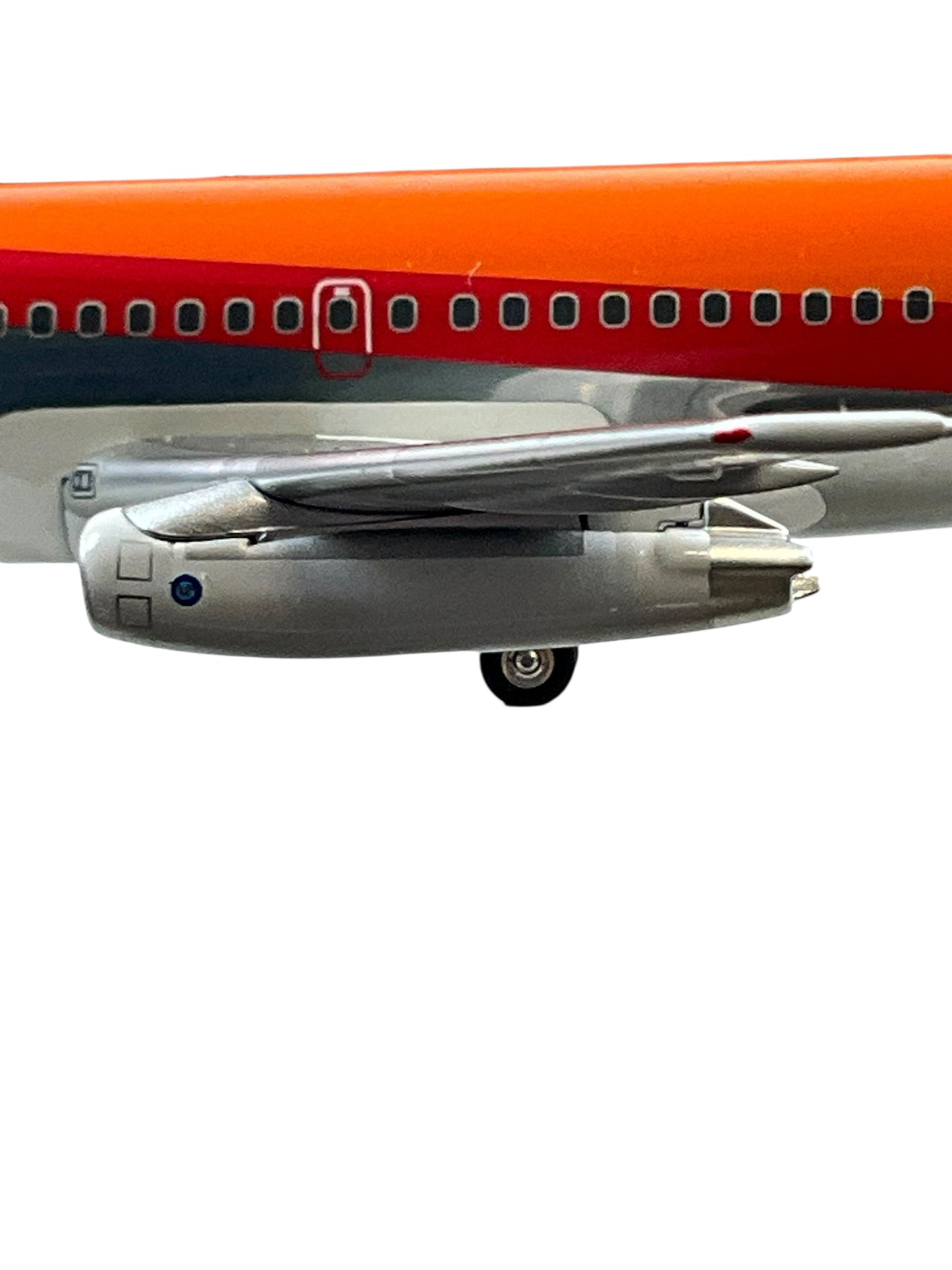 1/200 INFLIGHT200 BOEING B737-211 1968-1983 CP-AIR (LIMITED EDITION of ONLY 240)