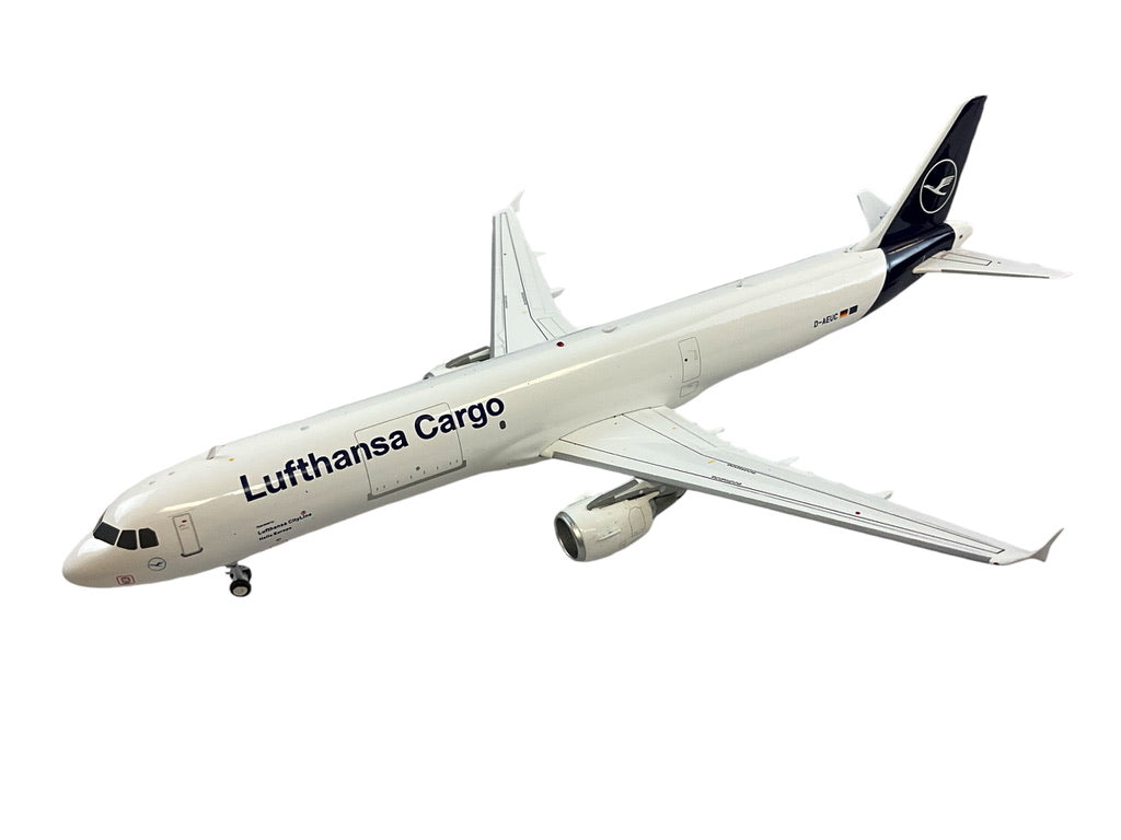1/200 (Inflight200) J-Fox (JF-A321-025) Airbus A321-200 (D-AEUC) "Hello Europe" 7th Livery Lufthansa Cargo (Limited Edition)