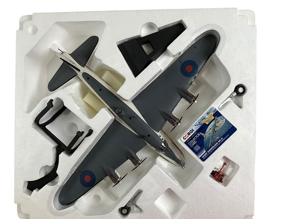 1/72 CORGI (AA27502) SHORT SUNDERLAND Mk.III (ML788 / 2-S) - Pembrook Dock, Wales - Coastal Command No.19 Group - Nov 1944 - Jun-1945 - 422 Sqdn - R.C.A.F. (LIMITED EDITION #1323 of ONLY 1500)
