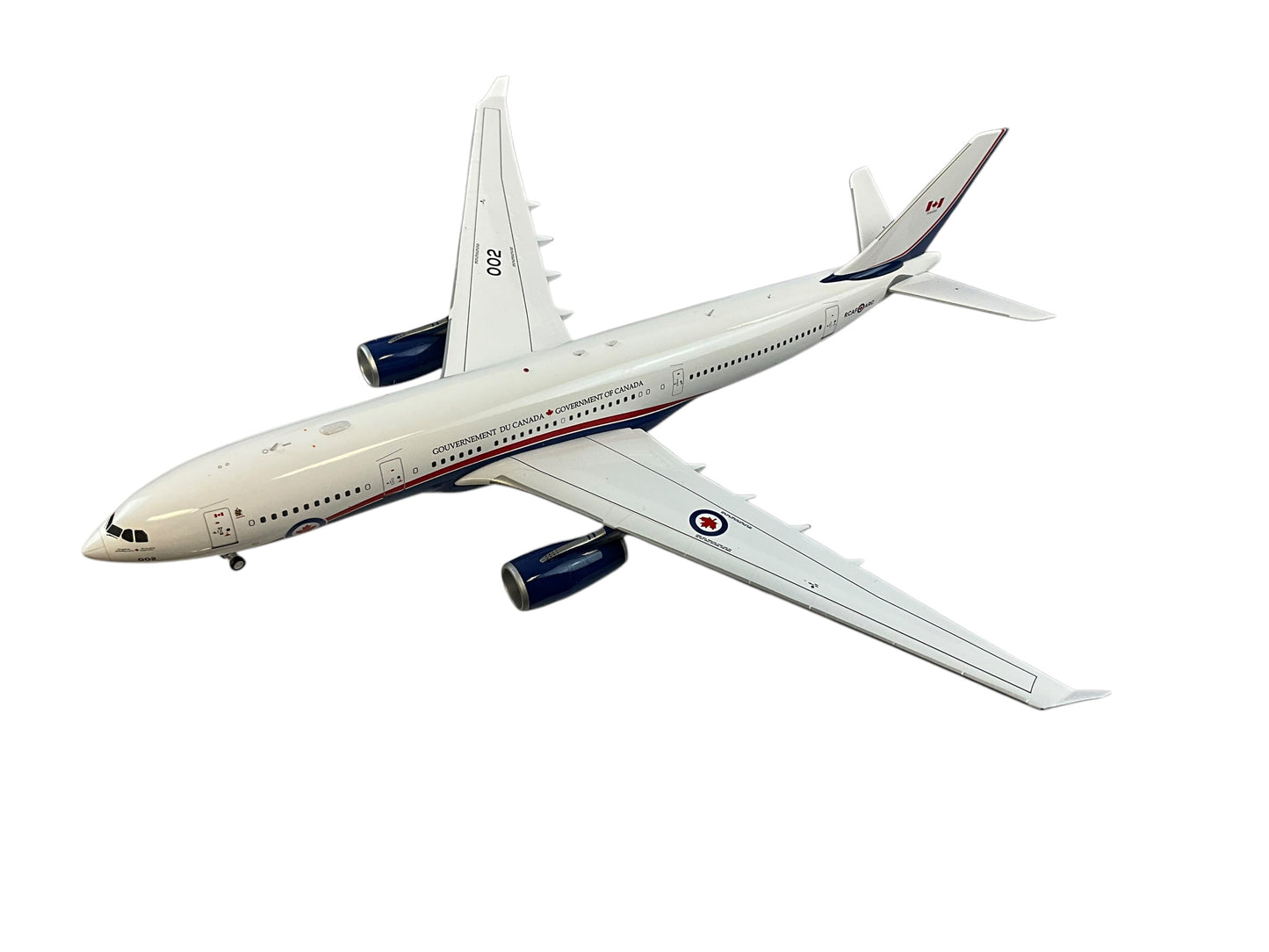 1/200 Inflight200 (IF332RCAF01) Airbus A330-200 Husky (330002) 437 "Husky" Sqdn R.C.A.F. (Limited Edition)