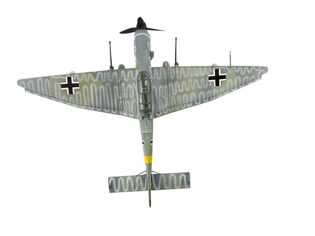!/48 Franklin Mint/Armour (B11E183) Junkers JU87D Stuka (S2-LT) Gray & White Winter Camo X/STG77 WWII Deutsche Luftwaffe (Limited Edition)