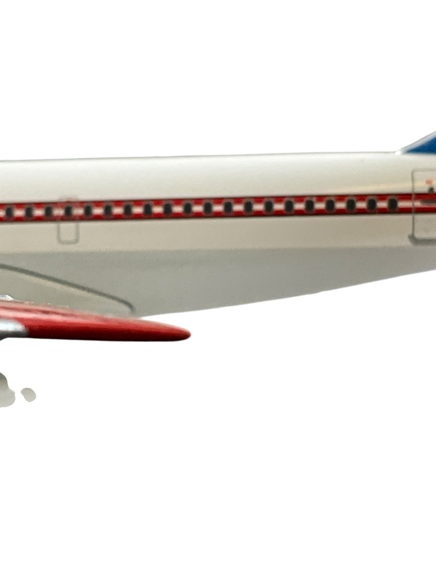1/200 INFLIGHT200 (IF-70048) BOEING (B707-347C) CC-137 437(T) "Husky" Sqn CANADIAN ARMED FORCES 1970-1997 (Limited Edition #152 of Only 240)