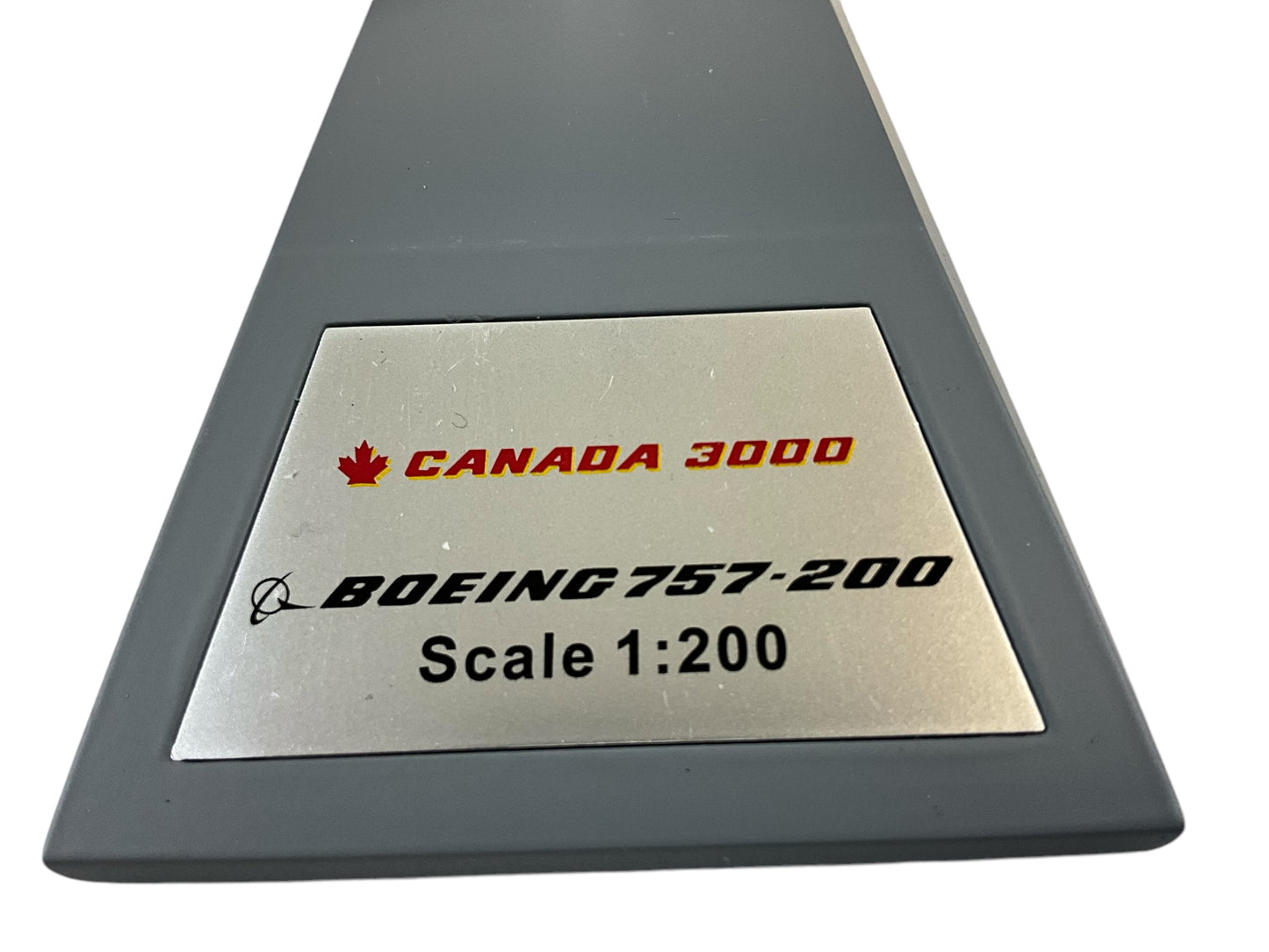 1/200 Inflight200 (IF7521012B) Boeing B757-200 (C-FOOE) Canada3000 (Limited Edition)
