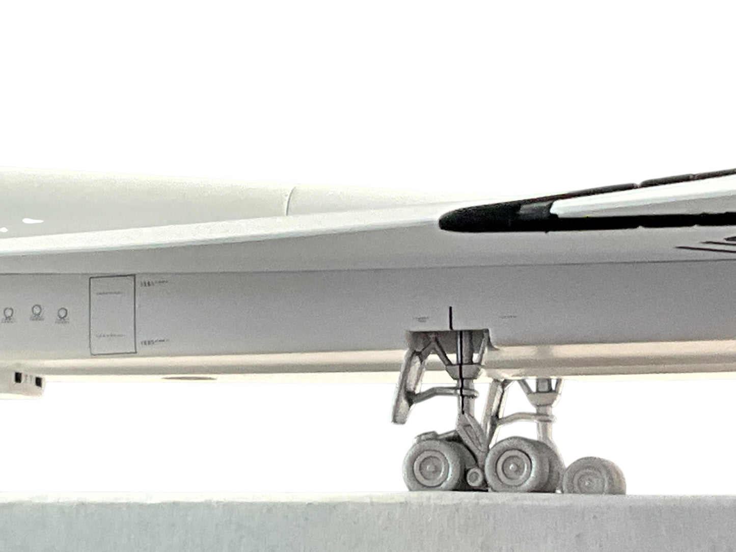 1/200 SQ Wings (L2081) North American XB70 Valkyrie (20001) U.S.Air Force (Limited Edition)