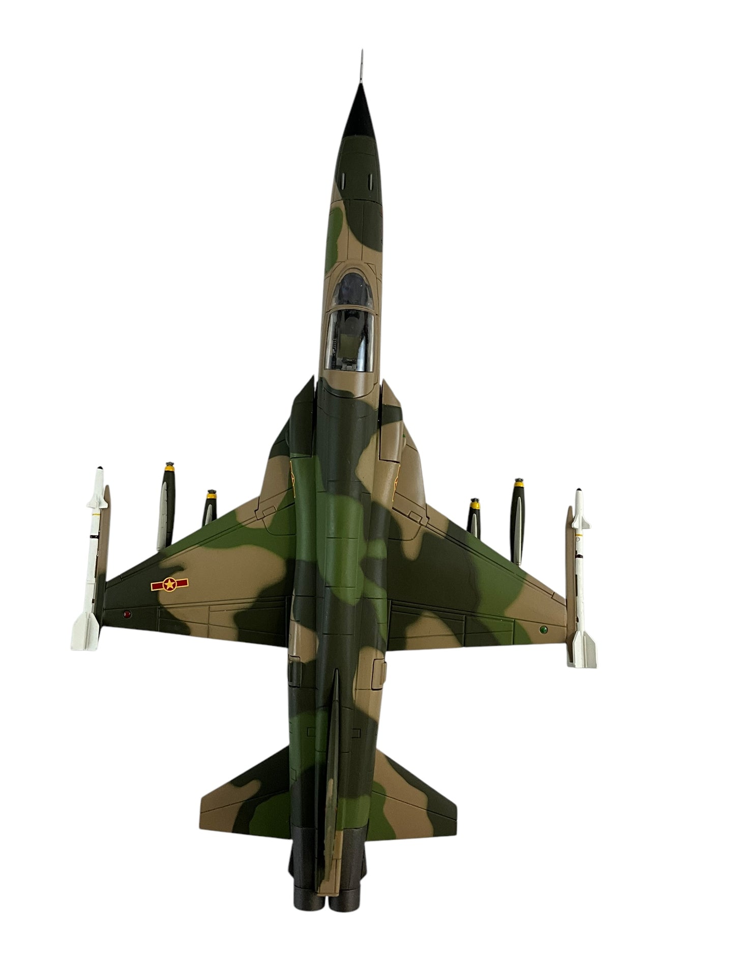 1/72 HobbyMaster (HA3327) Northrop F5E Tiger II (Red 3528) 935th Fighter Regiment, Vietnam People's Air Force late 1970's (Limited Edition)