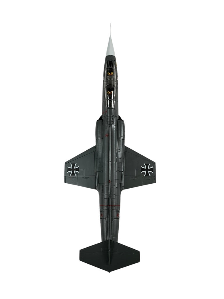 1/72 HobbyMaster (HA1062) Lockheed TF104G Starfighter (27+79) MFG2 MarineFlieger Deutche Bundes Marine 1985 (Limited Edition 0f Only 600)
