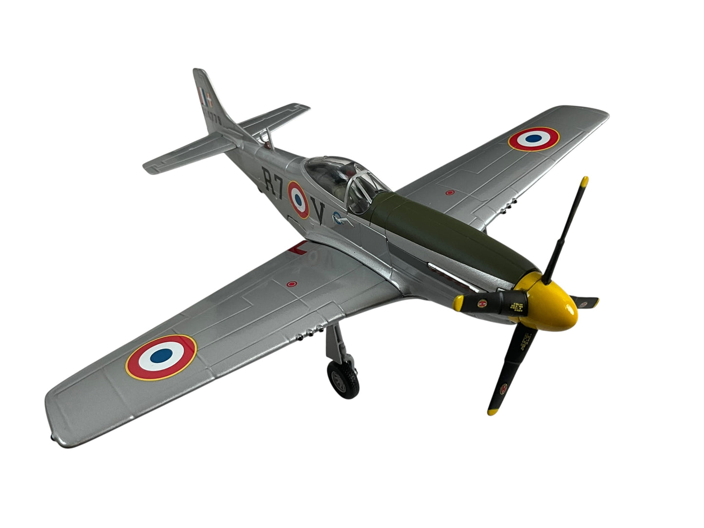 1/48 Franklin Mint/Armour (B11B673) North American F6D (P51D) Mustang (414779 / R7+V) "Special Version" GR 2/23 Savoie, Armee De L'Air, Freiburg, France 1945 (Limited Edition) 2004 Release