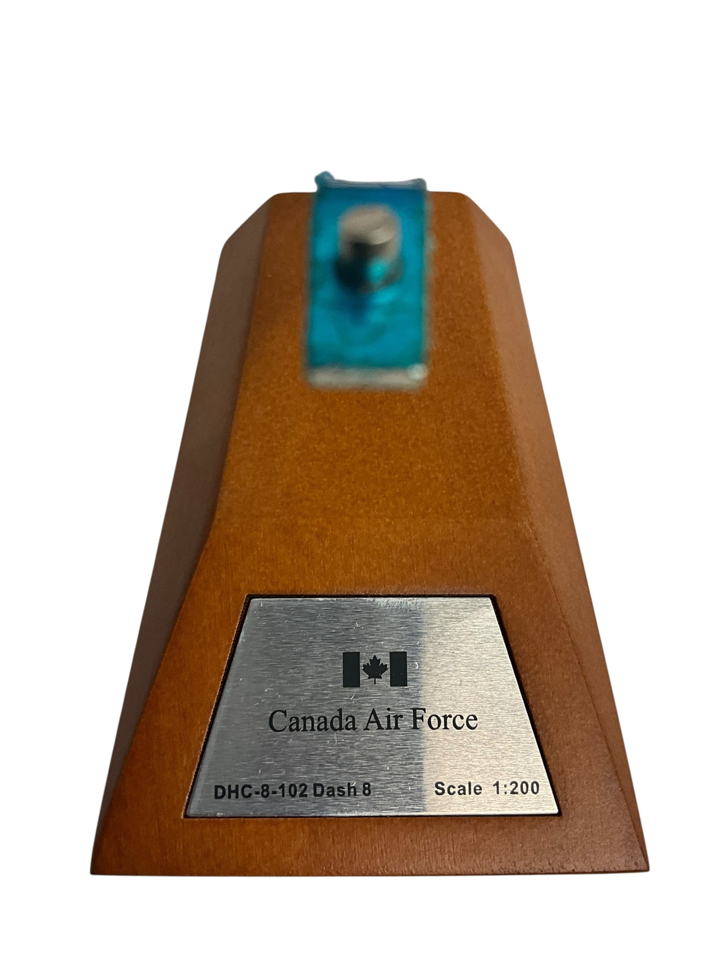 1/200 JC Wings (JC2CAF583) Bombardier (DHC-8-102) CC-142 402 Sqn Canadian Armed Forces (Limited Edition)