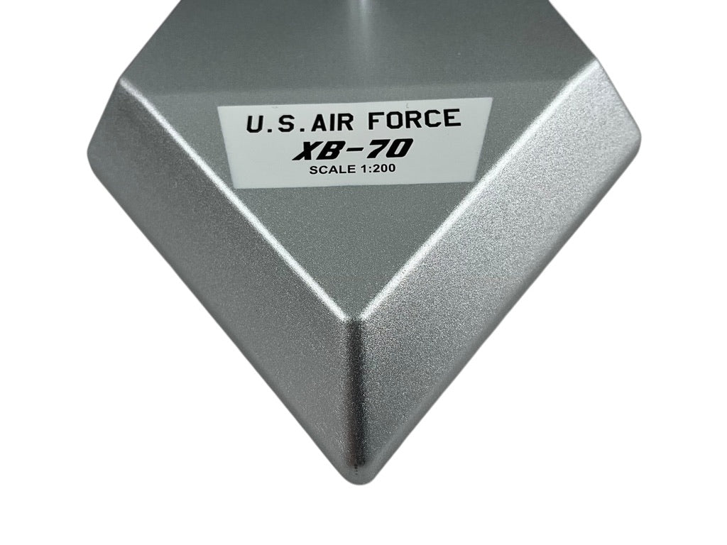 1/200 SQ Wings (L2080) North American XB70 Valkyrie (20001) Edwards AFB, Ca 1966, N.A.S.A. (Limited Edition)