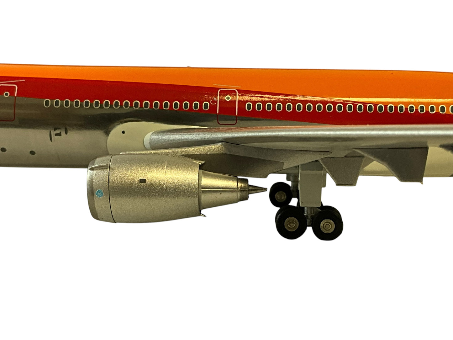 1/200 Inflight200 (IFDC10CP0822P) McDonnell Douglas DC10-30 (C-GCPC) CP Air (Limited Edition)