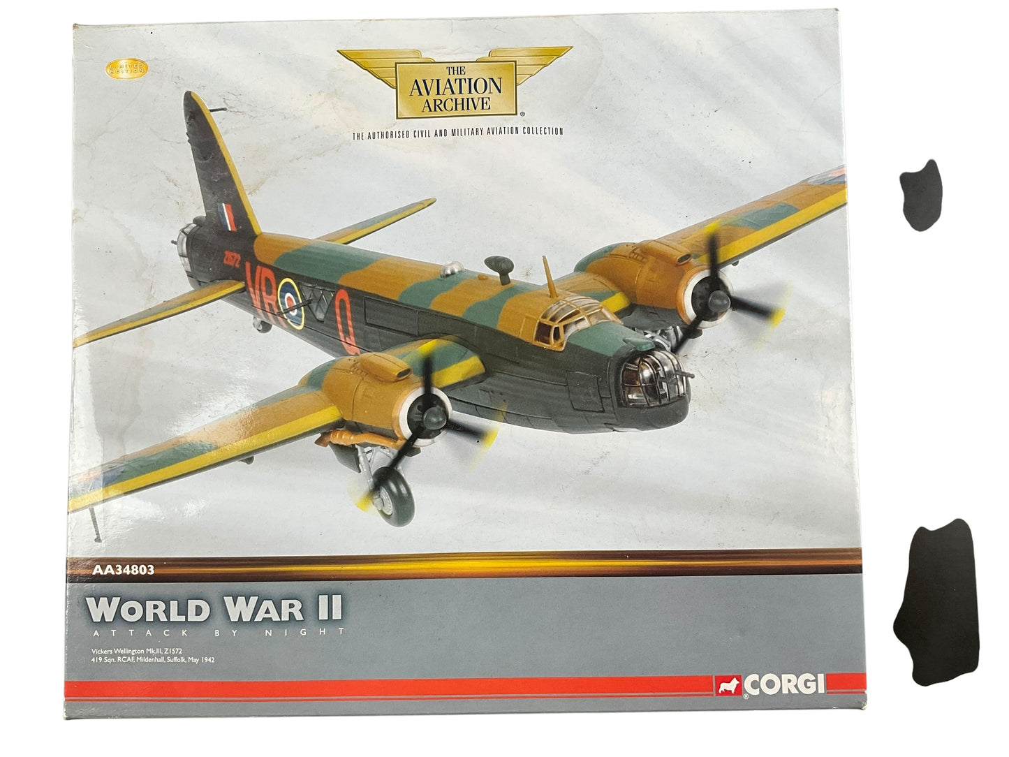 1/72 Corgi (AA345803) Vickers Wellington Mk.III (Z1572 / VR+Q) 419 "Moose" Sqdn R.C.A.F. Mildenhall, Suffolk May 1942 (Limited Edition #0785 of ONLY 1600)