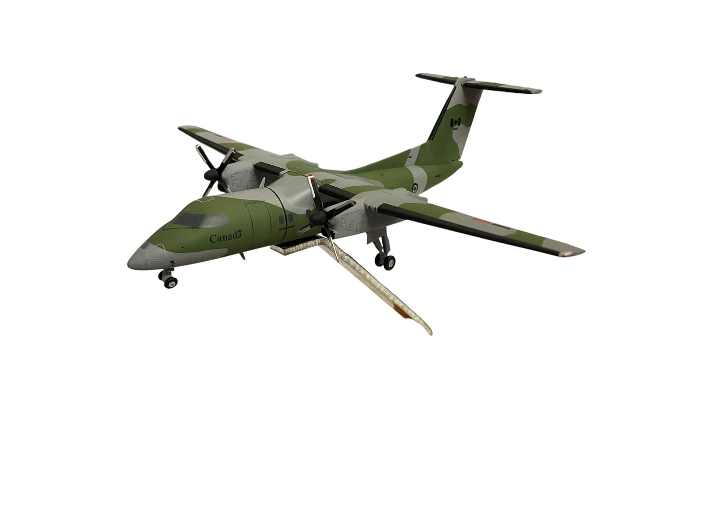 1/200 JC Wings (JC2CAF583) Bombardier (DHC-8-102) CC-142 402 Sqn Canadian Armed Forces (Limited Edition)