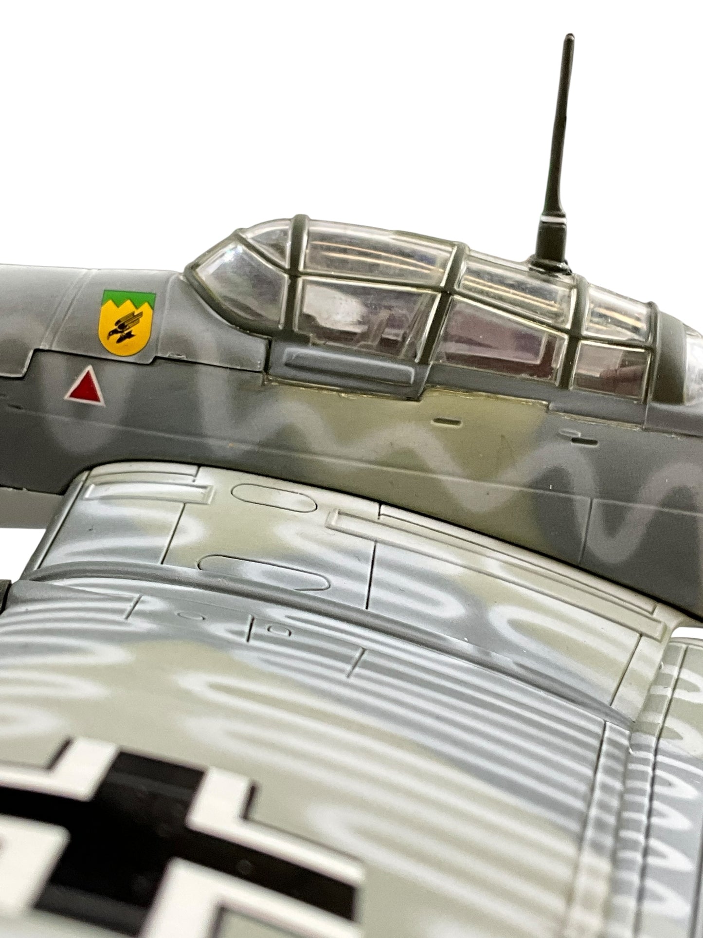 1/48 Franklin Mint/Armour (B11E183) Junkers JU87-D5 Stuka (S2+T) 2/Tone Grey Winter Camo w/GAD Spray Can Snow "Operation Barbarosa" 1943 Sturzkampfgeschwader 77 (III/StG-77) Deutsch Reich's Luftwaffe (Limited Edition)