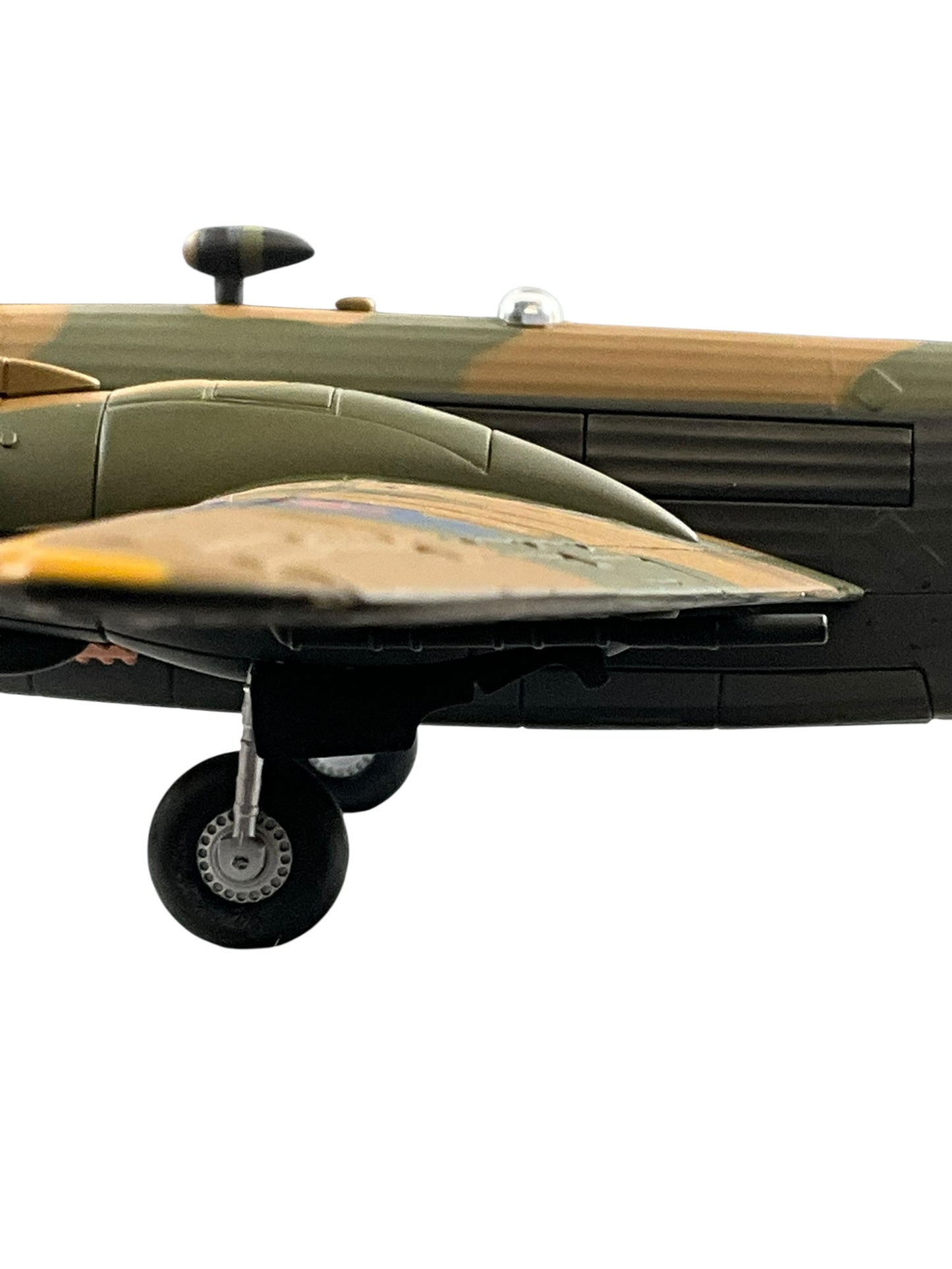 1/72 Corgi (AA345803) Vickers Wellington Mk.III (Z1572 / VR+Q) 419 "Moose" Sqdn R.C.A.F. Mildenhall, Suffolk May 1942 (Limited Edition #0785 of ONLY 1600)