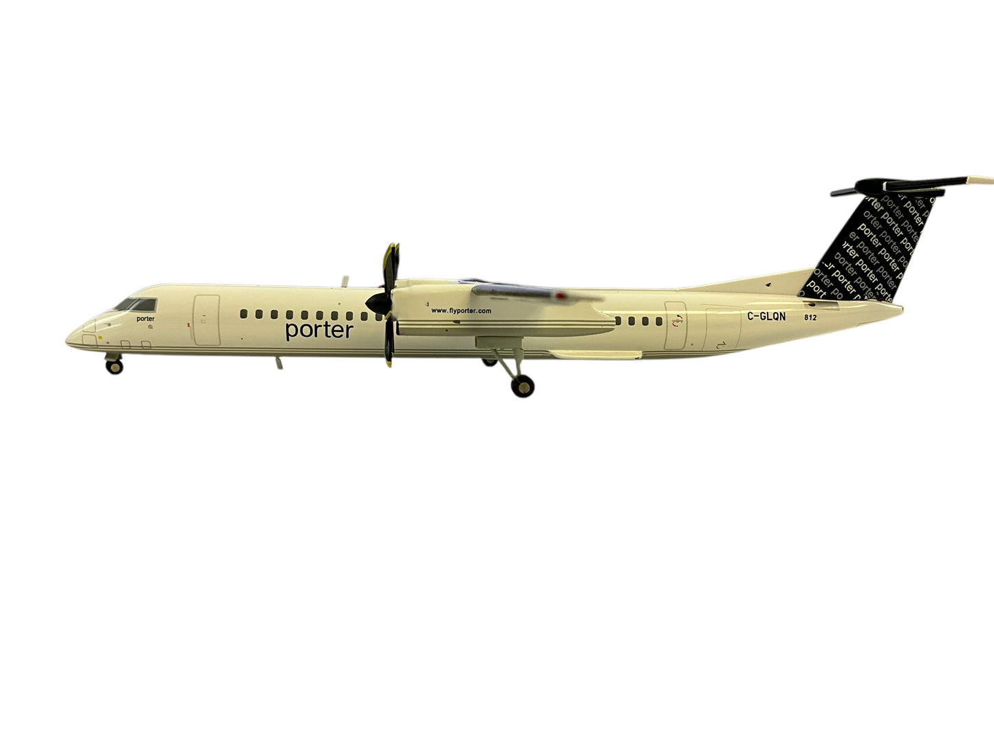 1/200 Gemini200 (G2POE386) Bombardier Q400 (C-GLQN) Porter Airlines (Limited Edition) 2013 Release