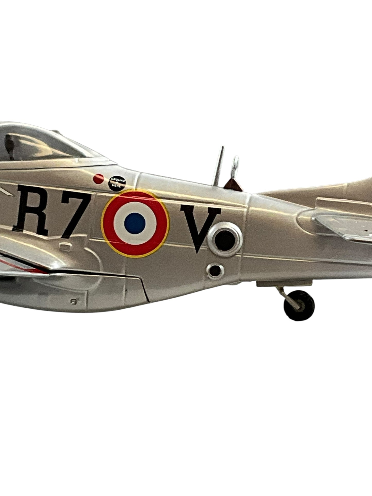 1/48 Franklin Mint/Armour (B11B673) North American F6D (P51D) Mustang (414779 / R7+V) "Special Version" GR 2/23 Savoie, Armee De L'Air, Freiburg, France 1945 (Limited Edition) 2004 Release