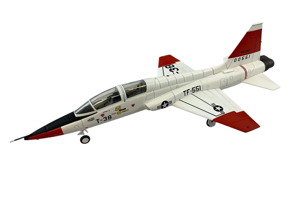 1/72 HobbyMaster (HA5403) Northrop T38A Talon (60-551) "Jackie Cochran" Edwards's Air Force Base, California U.S.A.F. 1961 (Limited Edition)