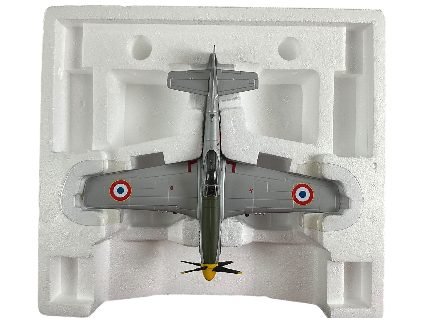 1/48 Franklin Mint/Armour (B11B673) North American F6D (P51D) Mustang (414779 / R7+V) "Special Version" GR 2/23 Savoie, Armee De L'Air, Freiburg, France 1945 (Limited Edition) 2004 Release