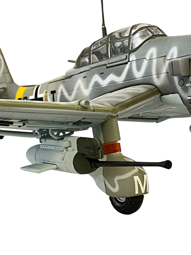 !/48 Franklin Mint/Armour (B11E183) Junkers JU87D Stuka (S2-LT) Gray & White Winter Camo X/STG77 WWII Deutsche Luftwaffe (Limited Edition)