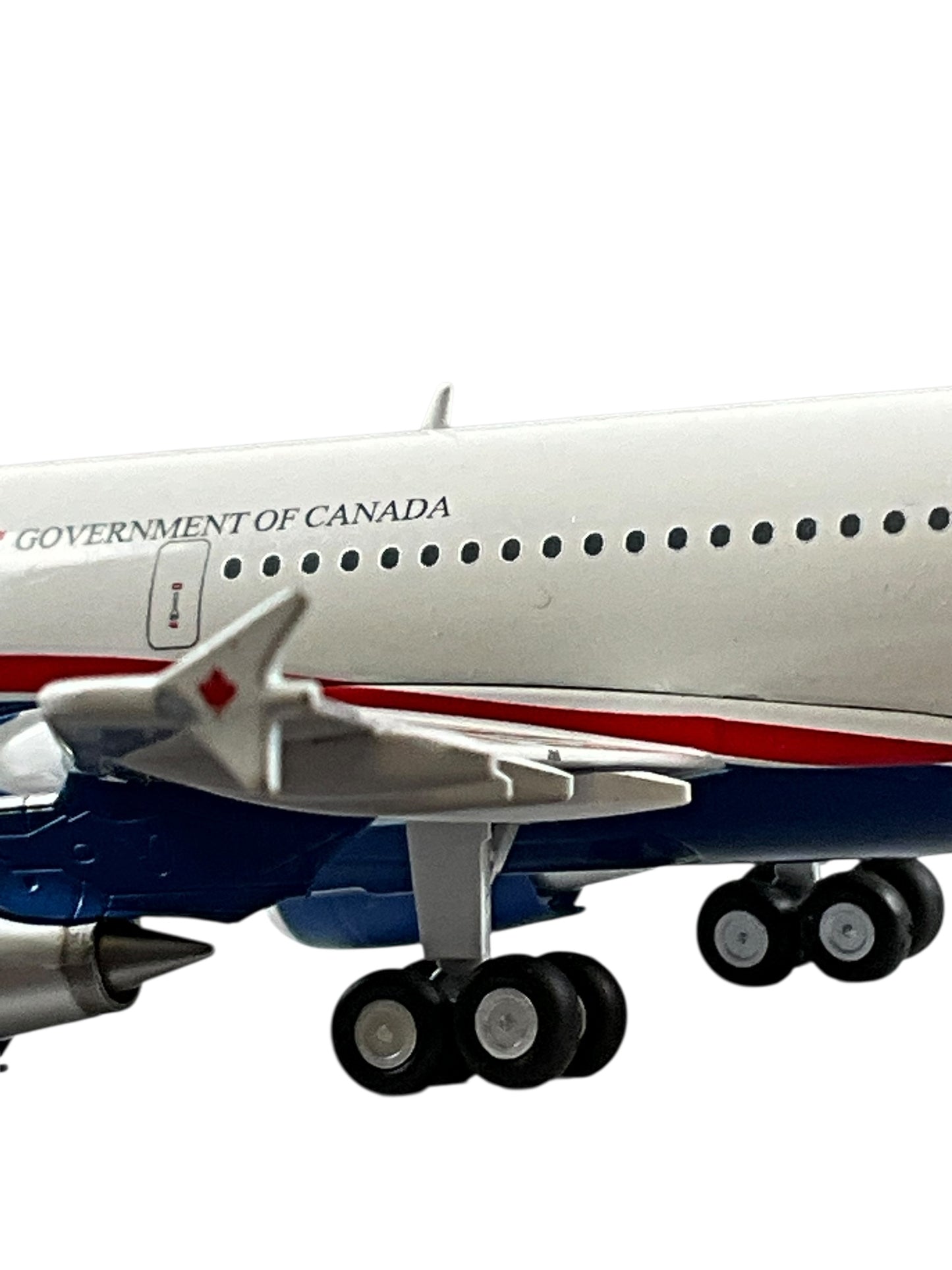 1/200 HOBBYMASTER AIRBUS (A310-304) CC-150 POLARIS 437(T) Husky Sqn RCAF (LIMITED EDITION)