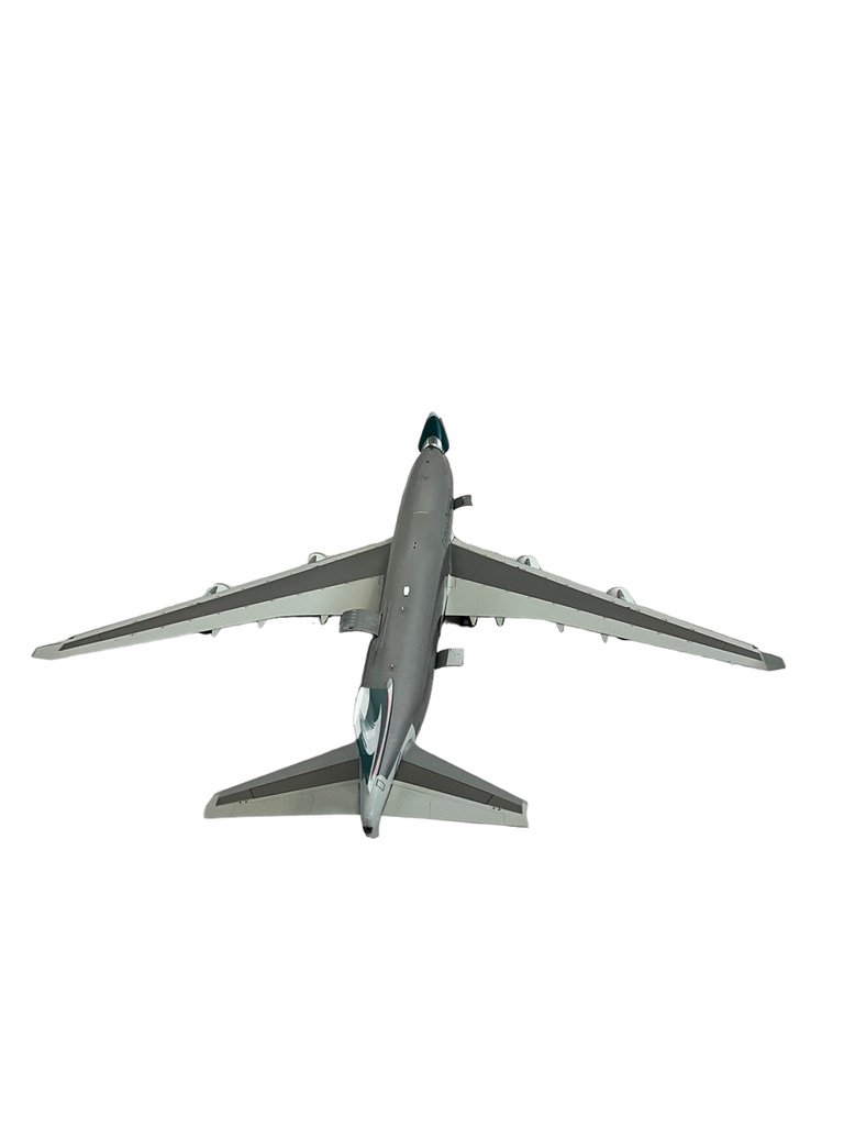 1/200 JC Wings (SA2003C) Boeing B747-400F (B-HUP) Cathay Pacific Cargo Interactive Polished Aluminum Livery (Limited Edition)