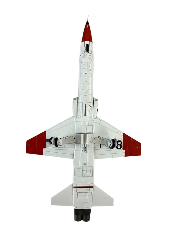 1/72 HobbyMaster (HA5403) Northrop T38A Talon (60-551) "Jackie Cochran" Edwards's Air Force Base, California U.S.A.F. 1961 (Limited Edition)