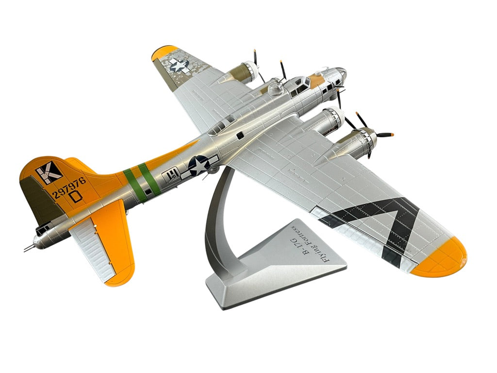 1/72 AirForce-1 (AF1-0110) Boeing B17G Flying Fortress (297976) "A BIT O' LACE" 709th BS, 447th BG, 8th Air Force, U.S.A.A.F., Rattlesden, Norfolk, England, April 1945 (Limited Edition)
