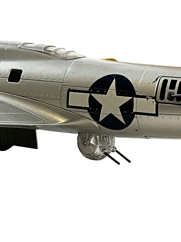 1/72 AirForce-1 (AF1-0110) Boeing B17G Flying Fortress (297976) "A BIT O' LACE" 709th BS, 447th BG, 8th Air Force, U.S.A.A.F., Rattlesden, Norfolk, England, April 1945 (Limited Edition)