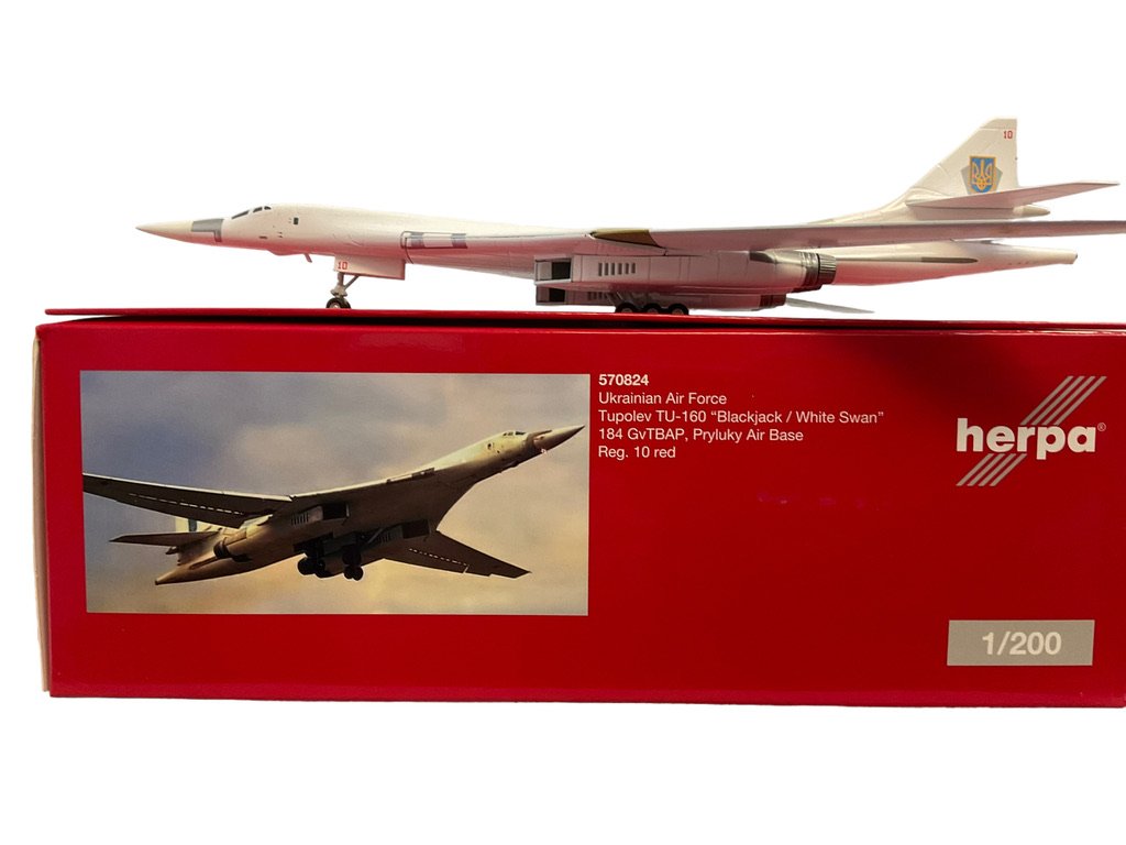 1/200 Herpa Tupolev Tu-160 Blackjack Ukrainian Air Force Die Cast Scale Model NIB