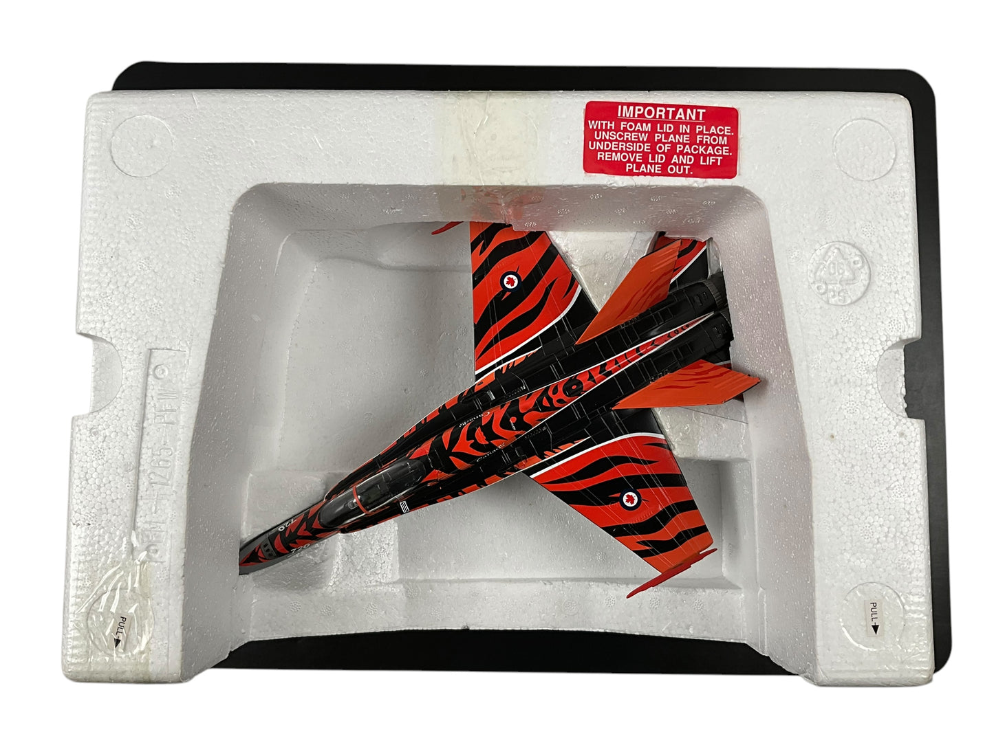 1/48 FRANKIN-MINT (B11E632) McDONNELL-DOUGLAS CF188 HORNET (188720) - 2003 Tiger Meet of the Americas - C.F.B Cold Lake, Alberta - 410 Cougar Sqdn - CANADIAN ARMED FORCES (LIMITED EDITION of ONLY 400)
