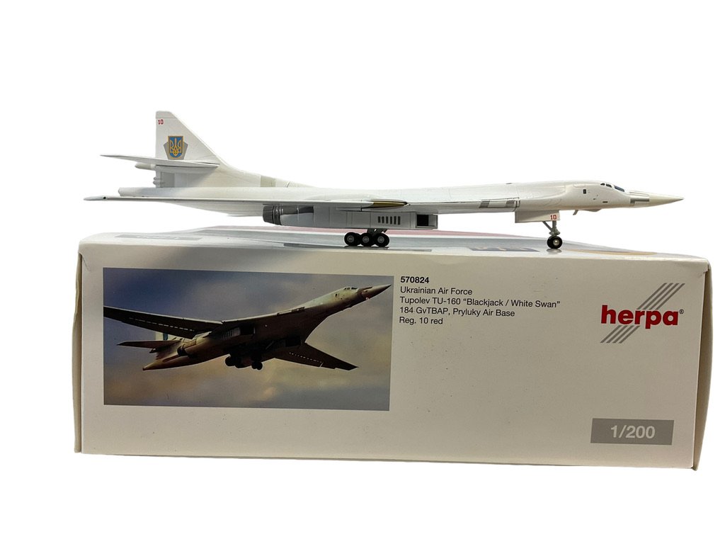 1/200 Herpa Tupolev Tu-160 Blackjack Ukrainian Air Force Die Cast Scale Model NIB