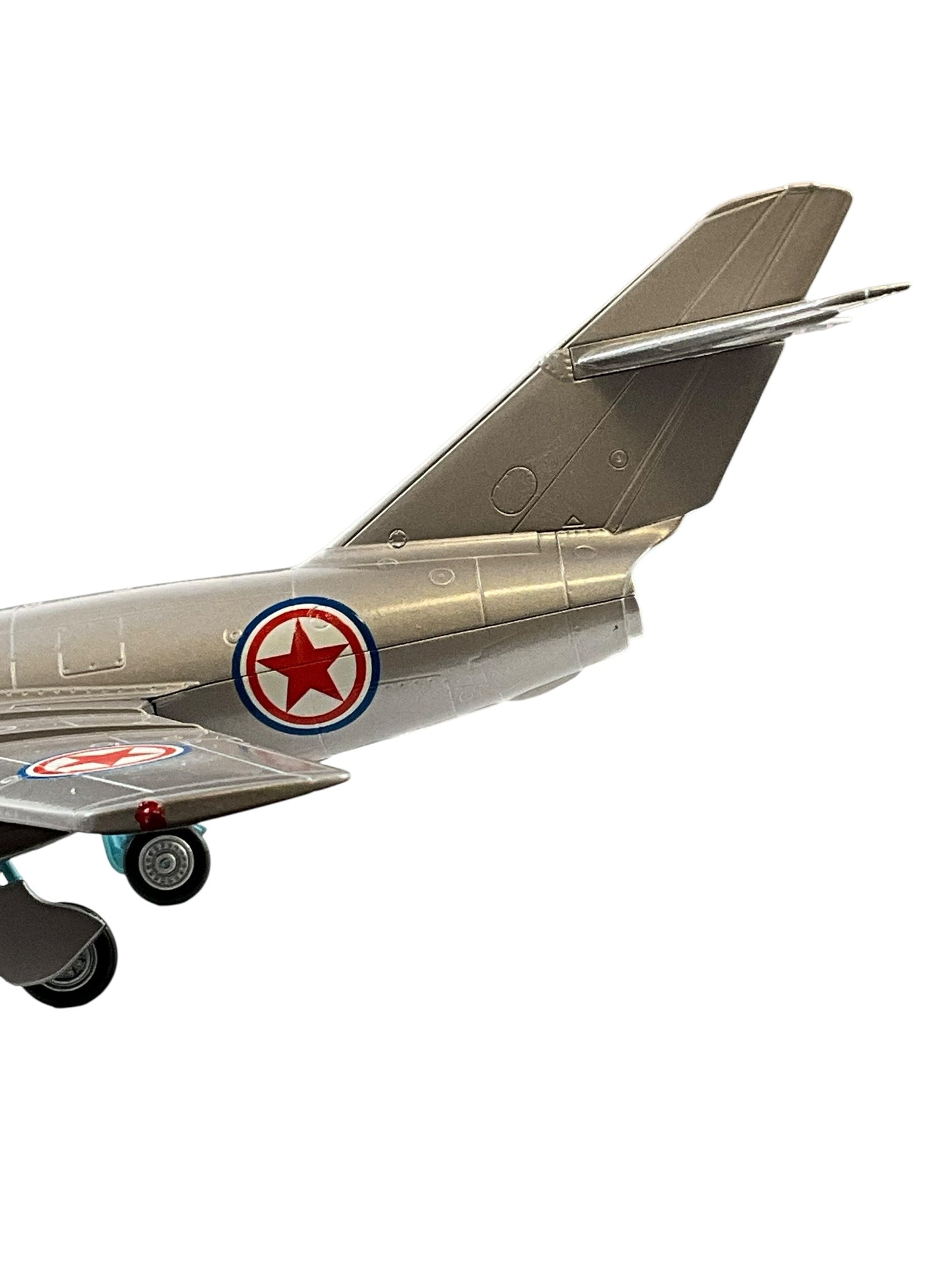 1/48 Franklin Mint/Armour (B11E404) MiG15 Fagot (925) 1/48 Franklin Mint/Armour (B11E404) MiG15 (925) "Big Night Boy" flown by (Soviet) Colonel Yevgeyi Pepelyavev (23 Kills) 196th IAP of 324th IAD of VVS, North Korea Air Force 1953 (Limited Edition)
