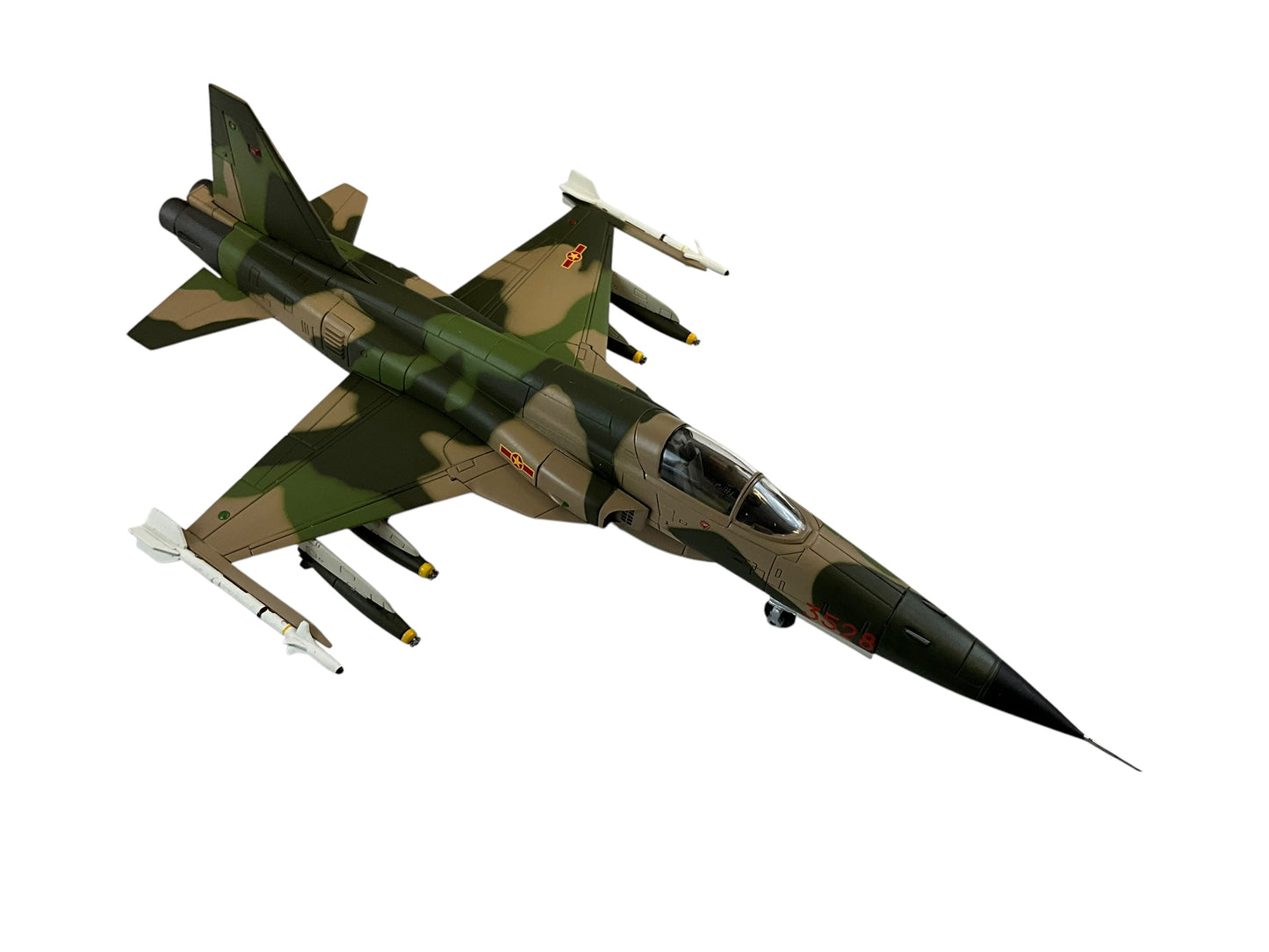 1/72 HobbyMaster (HA3327) Northrop F5E Tiger II (Red 3528) 935th Fighter Regiment, Vietnam People's Air Force late 1970's (Limited Edition)