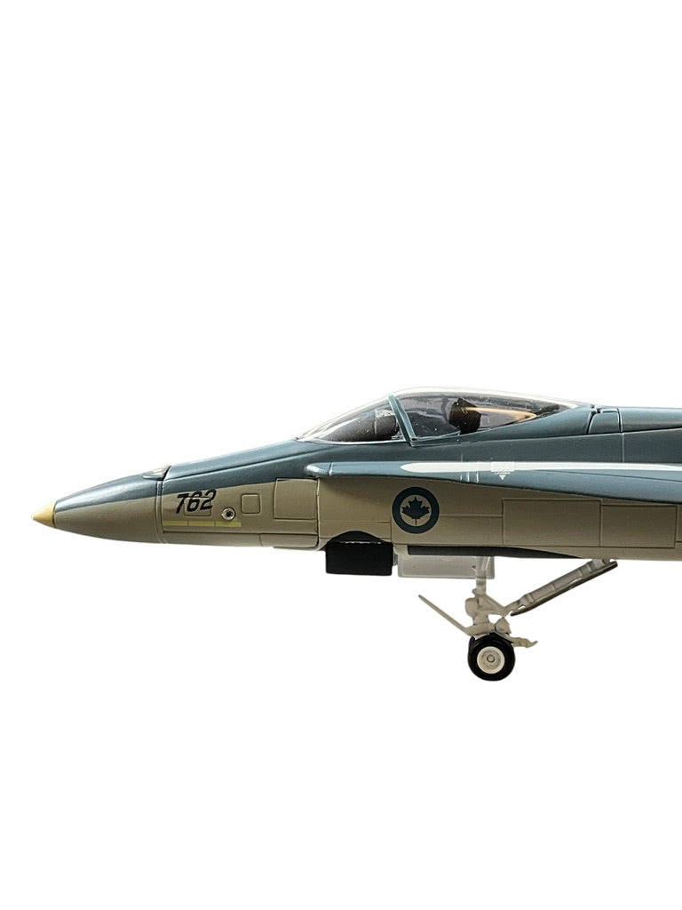 1/48 FRANKLIN-MINT (B11E679) McDONNELL DOUGLAS CF188 HORNET (188762) - 1993 "50th Anniversary of 410 Cougars Sqdn" Airshow Livery - in Lybia No-Fly Zone 2011 - 410 Sqdn C.F.B. Cold Lake, Alberta - CANADIAN ARMED FORCES (Limited Edition of Only 400)