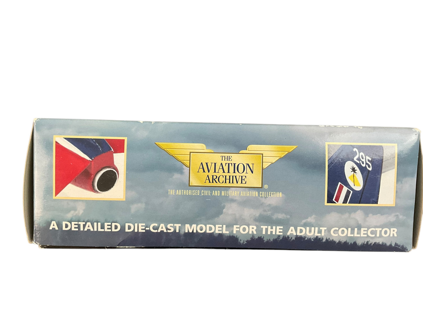 1/72 Corgi (AA36002) British Aerospace Hawk T1A Valley, Anglesey No.4 Flying Training School, R.A.F. 1995 (Limited Edition) #2876 of Only 2950)_