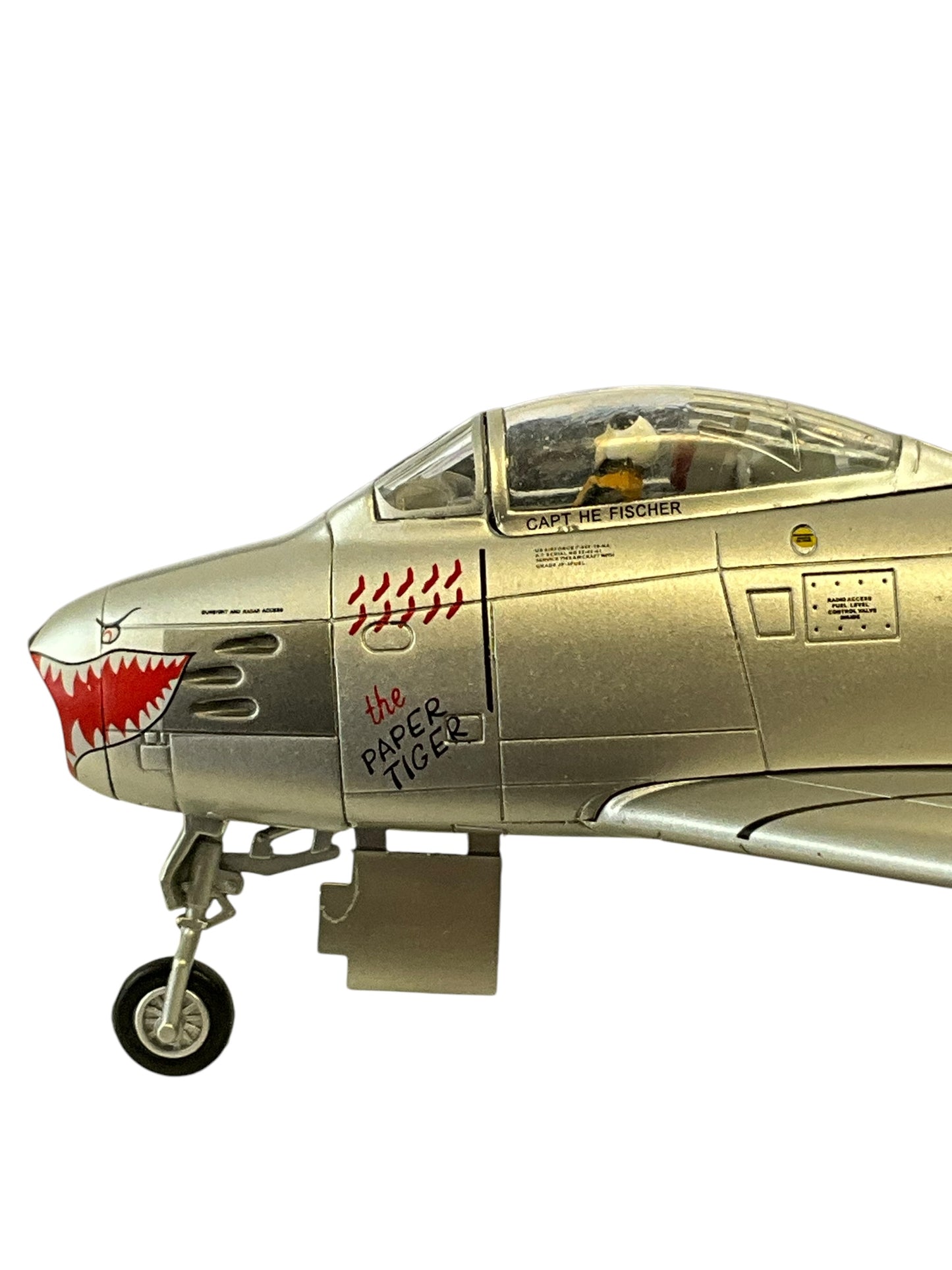 1/200 HobbyMaster (HA4313) North American F86F Sabre (FU958) "the Paper Tiger" flown by Captain Harold E. Fischer (10 Kills) 39th FS, U.S.A.F. Suwon AB, South Korea 1953 (limited Edition of Only 600)