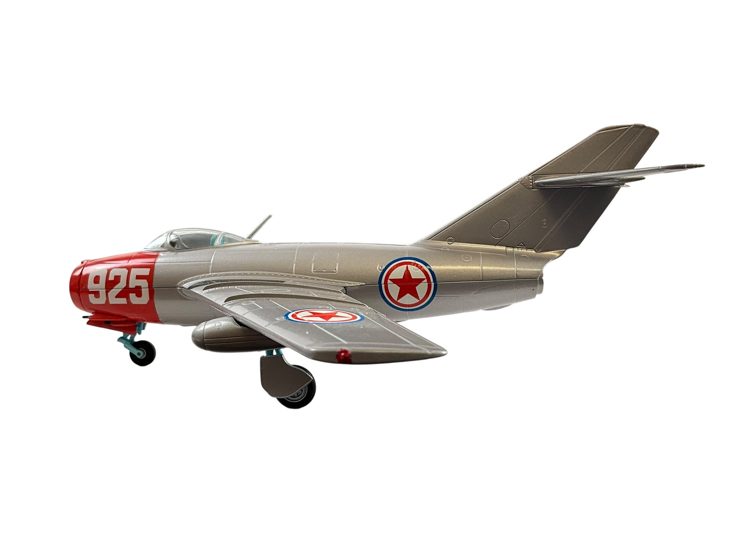 1/48 Franklin Mint/Armour (B11E404) MiG15 Fagot (925) 1/48 Franklin Mint/Armour (B11E404) MiG15 (925) "Big Night Boy" flown by (Soviet) Colonel Yevgeyi Pepelyavev (23 Kills) 196th IAP of 324th IAD of VVS, North Korea Air Force 1953 (Limited Edition)