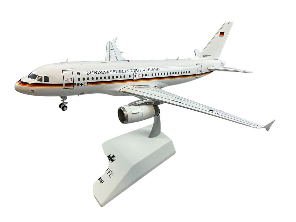 1/200 JC200 (LH2247) Airbus A319-133CJ (15-01) - BundesRepublic Deutschland - Deutsch Bundes Luftwaffe (Limited Edition)