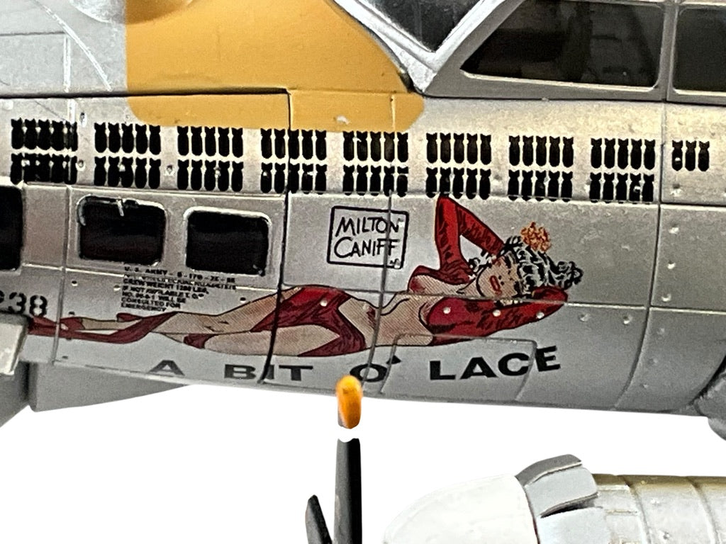 1/72 AirForce-1 (AF1-0110) Boeing B17G Flying Fortress (297976) "A BIT O' LACE" 709th BS, 447th BG, 8th Air Force, U.S.A.A.F., Rattlesden, Norfolk, England, April 1945 (Limited Edition)
