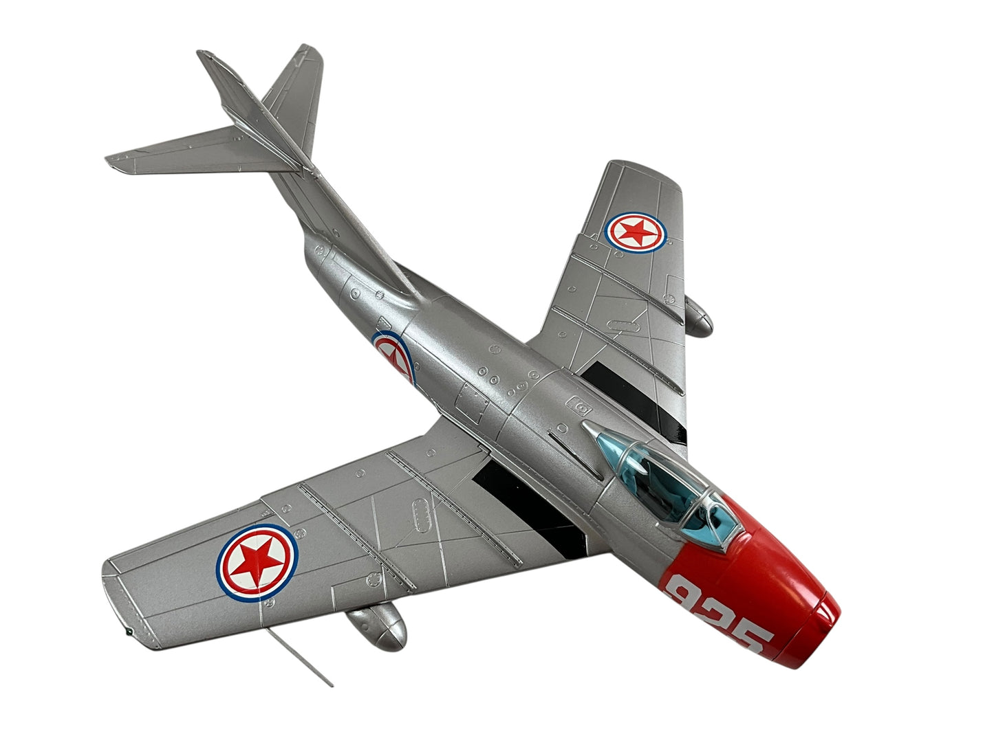 1/48 Franklin Mint/Armour (B11E404) MiG15 Fagot (925) 1/48 Franklin Mint/Armour (B11E404) MiG15 (925) "Big Night Boy" flown by (Soviet) Colonel Yevgeyi Pepelyavev (23 Kills) 196th IAP of 324th IAD of VVS, North Korea Air Force 1953 (Limited Edition)