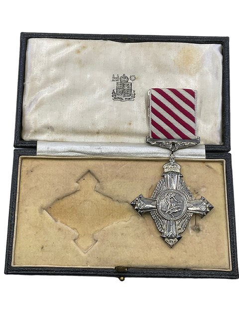 WW2 British Air Force Cross in Box of Issue 1944